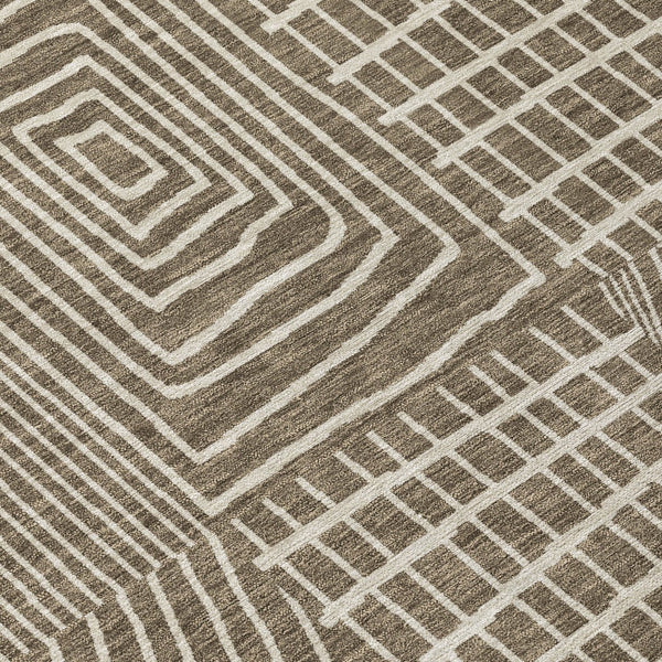 Homeroots 3' Beige And Ivory Geometric Washable Area Rug - Versatile Indoor Outdoor Design For Any Space 5' X 8' Polyester 596909
