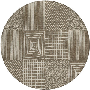 Homeroots 3' Beige And Ivory Geometric Washable Area Rug - Versatile Indoor Outdoor Design For Any Space 8' Round Polyester 596910