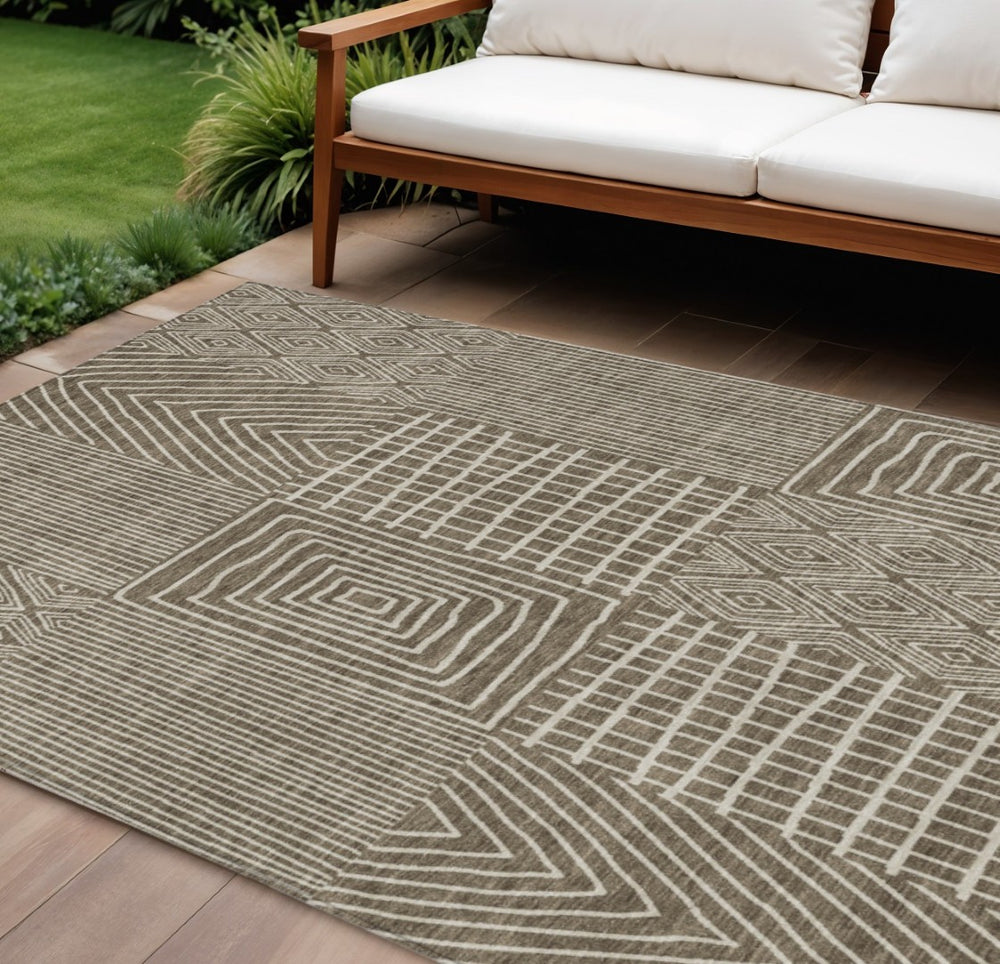 HomeRoots 9' Stylish Brown and Beige Geometric Washable Indoor-Outdoor Area Rug for Modern Spaces and Durability 596912