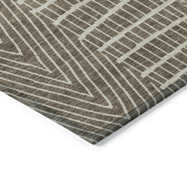 Homeroots 3' Beige And Ivory Geometric Washable Area Rug - Versatile Indoor Outdoor Design For Any Space 10' X 14' Polyester 596913