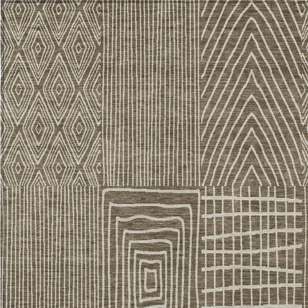 Homeroots 3' Beige And Ivory Geometric Washable Area Rug - Versatile Indoor Outdoor Design For Any Space 10' X 14' Polyester 596913