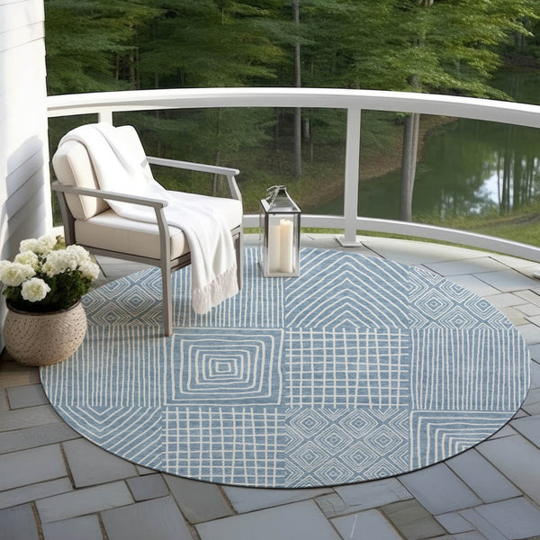 Homeroots 3' Beige And Ivory Geometric Washable Area Rug - Versatile Indoor Outdoor Design For Any Space 8' Round Polyester 596916