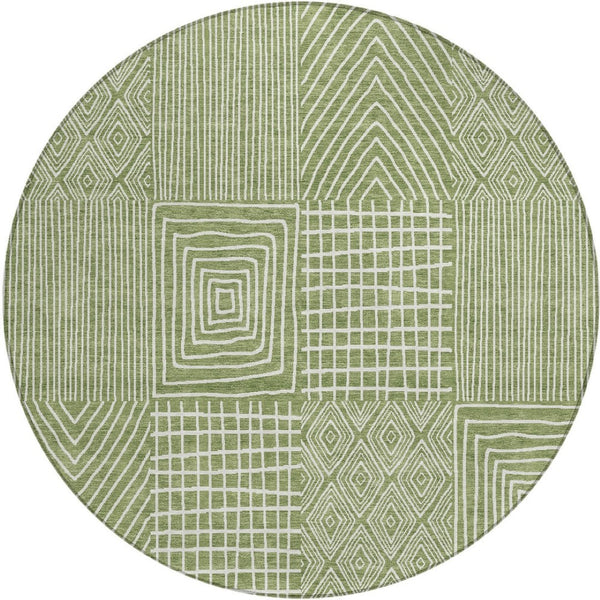 Homeroots 3' Beige And Ivory Geometric Washable Area Rug - Versatile Indoor Outdoor Design For Any Space 8' Round Polyester 596922