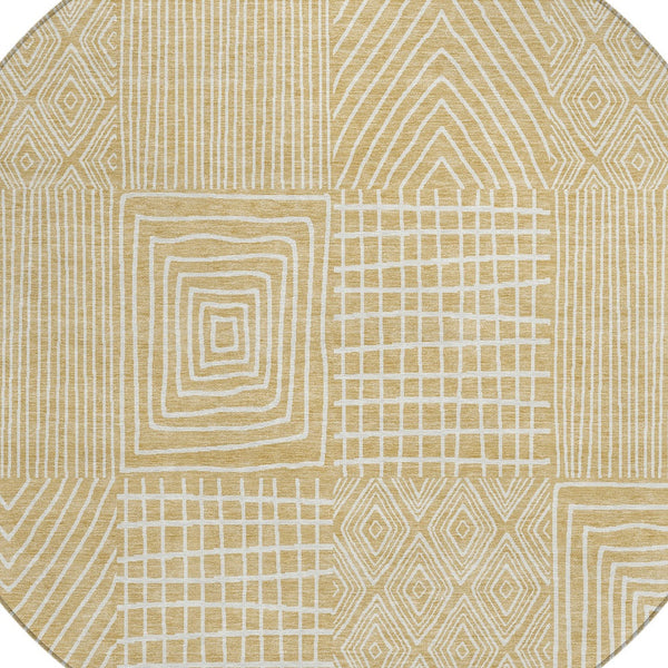 Homeroots 3' Beige And Ivory Geometric Washable Area Rug - Versatile Indoor Outdoor Design For Any Space 8' Round Polyester 596928
