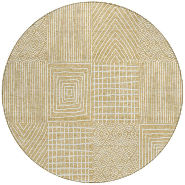 Homeroots 3' Beige And Ivory Geometric Washable Area Rug - Versatile Indoor Outdoor Design For Any Space 8' Round Polyester 596928