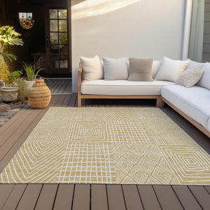 Homeroots 3' Beige And Ivory Geometric Washable Area Rug - Versatile Indoor Outdoor Design For Any Space 9' X 12' Polyester 596930