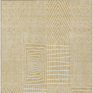 Homeroots 3' Beige And Ivory Geometric Washable Area Rug - Versatile Indoor Outdoor Design For Any Space 9' X 12' Polyester 596930