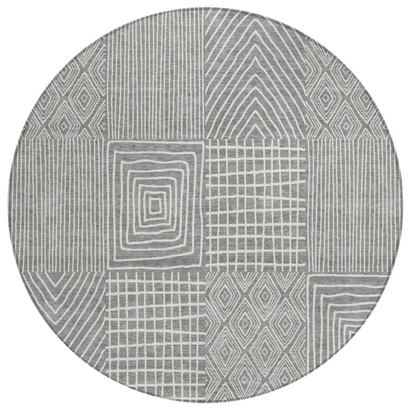 HomeRoots 5' Gray and Ivory Geometric Area Rug – Stylish, Washable, Durable for Indoor and Outdoor Spaces 8' Round 596934