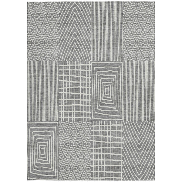 Homeroots 3' Beige And Ivory Geometric Washable Area Rug - Versatile Indoor Outdoor Design For Any Space 8' X 10' Polyester 596935
