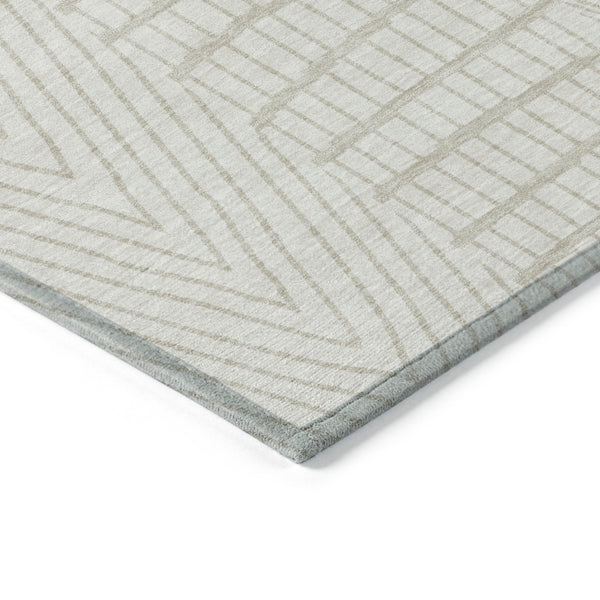 Homeroots 3' Beige And Ivory Geometric Washable Area Rug - Versatile Indoor Outdoor Design For Any Space 3' X 5' Polyester 596938