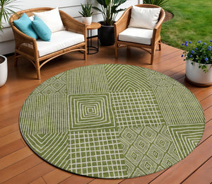 Homeroots 3' Beige And Ivory Geometric Washable Area Rug - Versatile Indoor Outdoor Design For Any Space 8' Round Polyester 596958