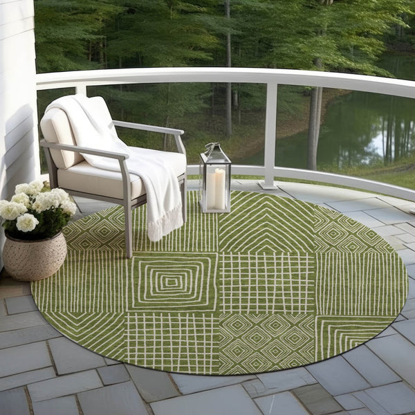 Homeroots 3' Beige And Ivory Geometric Washable Area Rug - Versatile Indoor Outdoor Design For Any Space 8' Round Polyester 596958