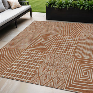 Homeroots 3' Beige And Ivory Geometric Washable Area Rug - Versatile Indoor Outdoor Design For Any Space 5' X 8' Polyester 596963