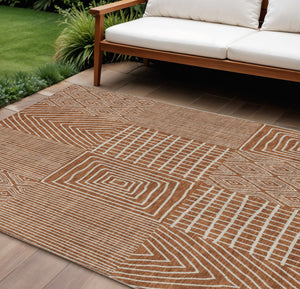 Homeroots 3' Beige And Ivory Geometric Washable Area Rug - Versatile Indoor Outdoor Design For Any Space 10' X 14' Polyester 596967