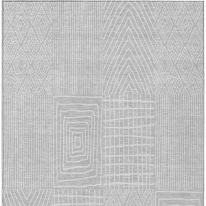 Homeroots 3' Beige And Ivory Geometric Washable Area Rug - Versatile Indoor Outdoor Design For Any Space 3' X 5' Polyester 596968