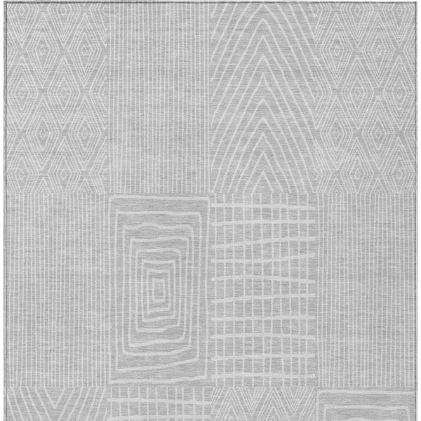 Homeroots 3' Beige And Ivory Geometric Washable Area Rug - Versatile Indoor Outdoor Design For Any Space 5' X 8' Polyester 596969