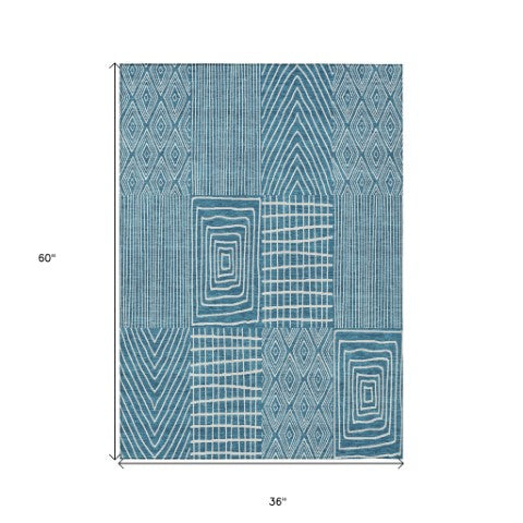 Homeroots 3' Beige And Ivory Geometric Washable Area Rug - Versatile Indoor Outdoor Design For Any Space 3' X 5' Polyester 596974