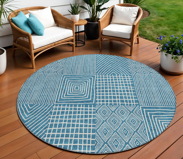 Homeroots 3' Beige And Ivory Geometric Washable Area Rug - Versatile Indoor Outdoor Design For Any Space 8' Round Polyester 596976