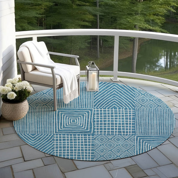 Homeroots 3' Beige And Ivory Geometric Washable Area Rug - Versatile Indoor Outdoor Design For Any Space 8' Round Polyester 596976