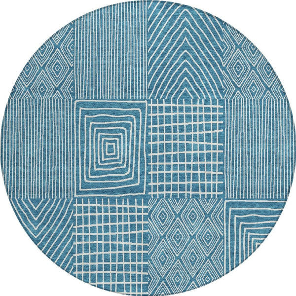 Homeroots 3' Beige And Ivory Geometric Washable Area Rug - Versatile Indoor Outdoor Design For Any Space 8' Round Polyester 596976