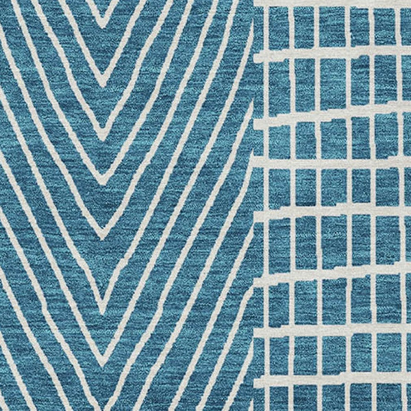 Homeroots 3' Beige And Ivory Geometric Washable Area Rug - Versatile Indoor Outdoor Design For Any Space 8' X 10' Polyester 596977