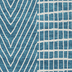 Homeroots 3' Beige And Ivory Geometric Washable Area Rug - Versatile Indoor Outdoor Design For Any Space 10' X 14' Polyester 596979