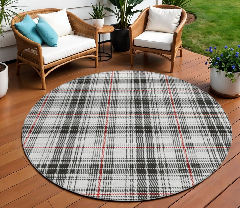 HomeRoots 5' Classic Black, Ivory, and Red Plaid Washable Area Rug for Indoor & Outdoor Spaces, Easy Care 8' Round 597083
