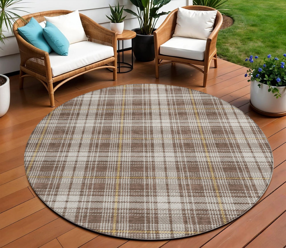 HomeRoots 5' Classic Brown Beige Gold Plaid Washable Area Rug for Indoor Outdoor High-Traffic Spaces 8' Round 597095