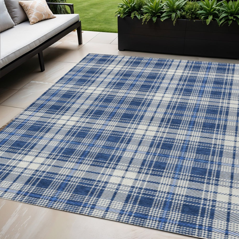 HomeRoots 5' Navy Blue and Ivory Plaid Washable Area Rug - Stylish, Durable, and Perfect for Indoor or Outdoor Use 5' X 8' 597118