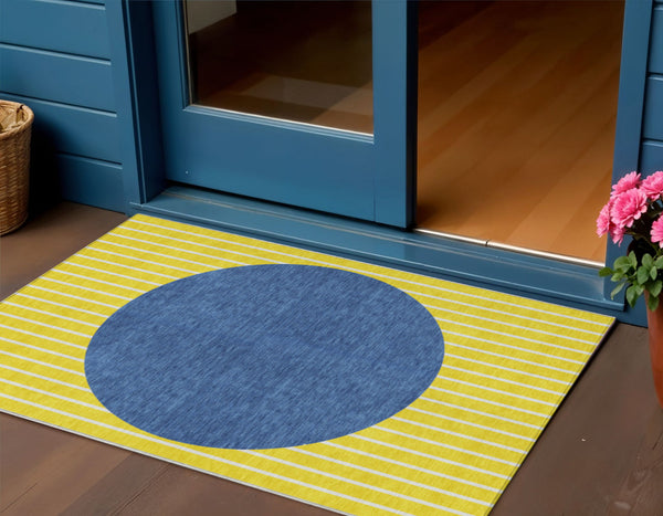 Homeroots 3' Black And Beige Striped Washable Area Rug - Durable, Stylish Design For Indoor And Outdoor Use 3' X 5' Polyester 597211