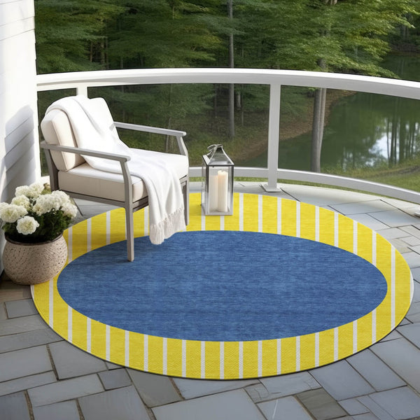 Homeroots 3' Black And Beige Striped Washable Area Rug - Durable, Stylish Design For Indoor And Outdoor Use 8' Round Polyester 597213