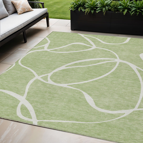 Homeroots 3' Artichoke Green Abstract Washable Area Rug - Perfect For Indoor And Outdoor Spaces, Easy Care 5' X 8' Polyester 597452