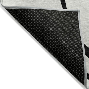 Homeroots 3' Artichoke Green Abstract Washable Area Rug - Perfect For Indoor And Outdoor Spaces, Easy Care 5' X 8' Polyester 597530