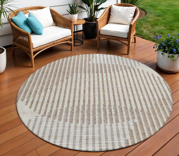 Homeroots 3' Beige And Ivory Geometric Washable Rug - Perfect For Indoor And Outdoor Spaces, Stylish & Durable 8' Round Polyester 597603