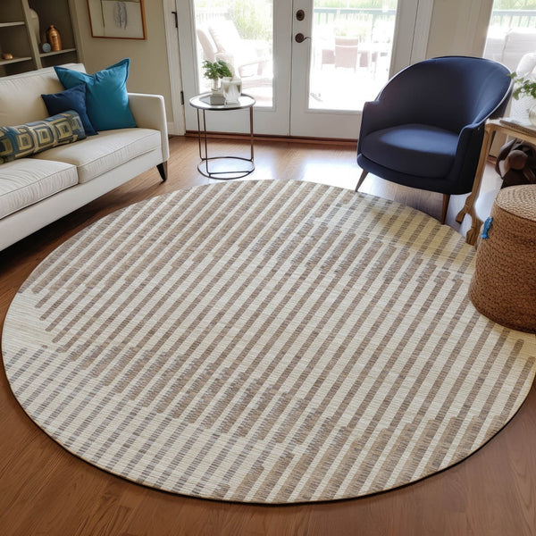 Homeroots 3' Beige And Ivory Geometric Washable Rug - Perfect For Indoor And Outdoor Spaces, Stylish & Durable 8' Round Polyester 597603