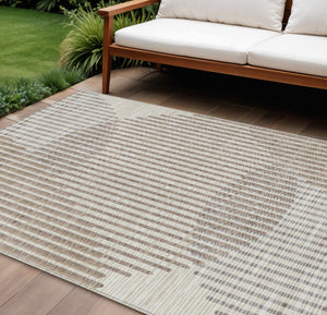 Homeroots 3' Beige And Ivory Geometric Washable Rug - Perfect For Indoor And Outdoor Spaces, Stylish & Durable 9' X 12' Polyester 597605