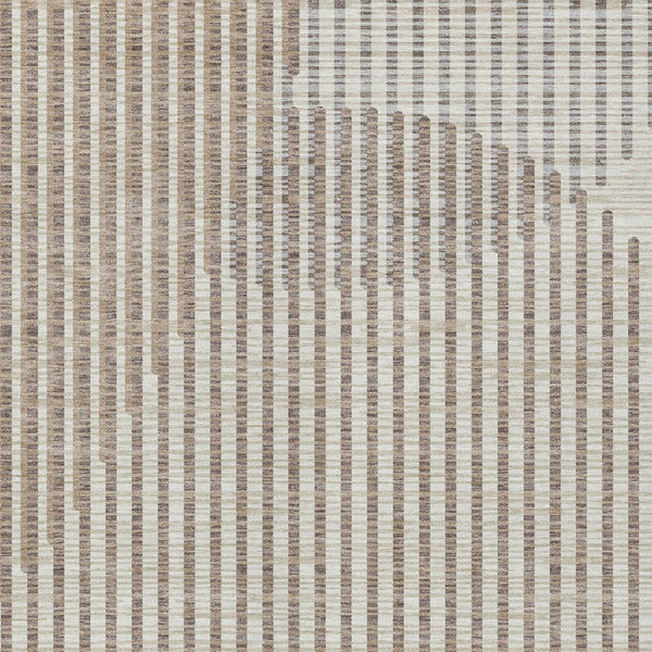 Homeroots 3' Beige And Ivory Geometric Washable Rug - Perfect For Indoor And Outdoor Spaces, Stylish & Durable 10' X 14' Polyester 597606