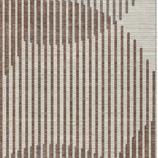 Homeroots 3' Beige And Ivory Geometric Washable Rug - Perfect For Indoor And Outdoor Spaces, Stylish & Durable 3' X 5' Polyester 597607