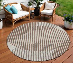 Homeroots 3' Beige And Ivory Geometric Washable Rug - Perfect For Indoor And Outdoor Spaces, Stylish & Durable 8' Round Polyester 597609