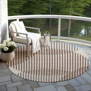 Homeroots 3' Beige And Ivory Geometric Washable Rug - Perfect For Indoor And Outdoor Spaces, Stylish & Durable 8' Round Polyester 597609