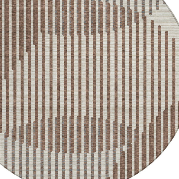 Homeroots 3' Beige And Ivory Geometric Washable Rug - Perfect For Indoor And Outdoor Spaces, Stylish & Durable 8' Round Polyester 597609