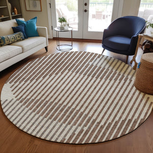 Homeroots 3' Beige And Ivory Geometric Washable Rug - Perfect For Indoor And Outdoor Spaces, Stylish & Durable 8' Round Polyester 597609