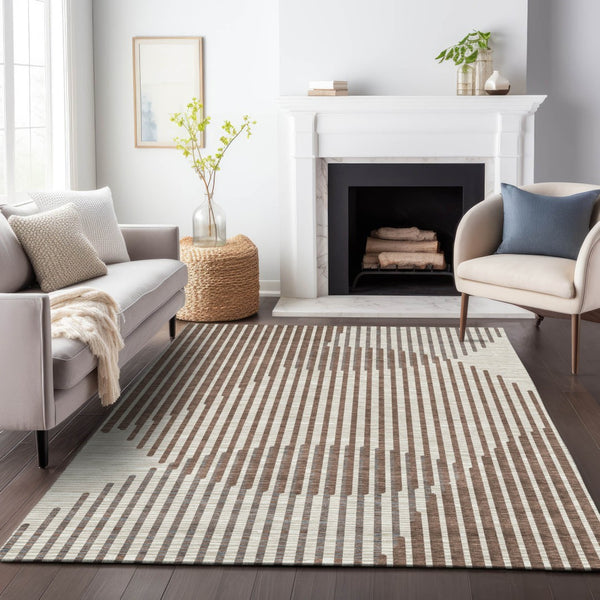 Homeroots 3' Beige And Ivory Geometric Washable Rug - Perfect For Indoor And Outdoor Spaces, Stylish & Durable 8' X 10' Polyester 597610