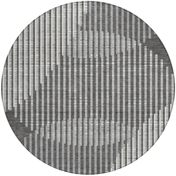 Homeroots 3' Beige And Ivory Geometric Washable Rug - Perfect For Indoor And Outdoor Spaces, Stylish & Durable 8' Round Polyester 597621