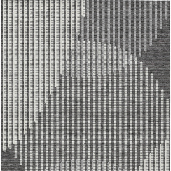 Homeroots 3' Beige And Ivory Geometric Washable Rug - Perfect For Indoor And Outdoor Spaces, Stylish & Durable 8' X 10' Polyester 597622