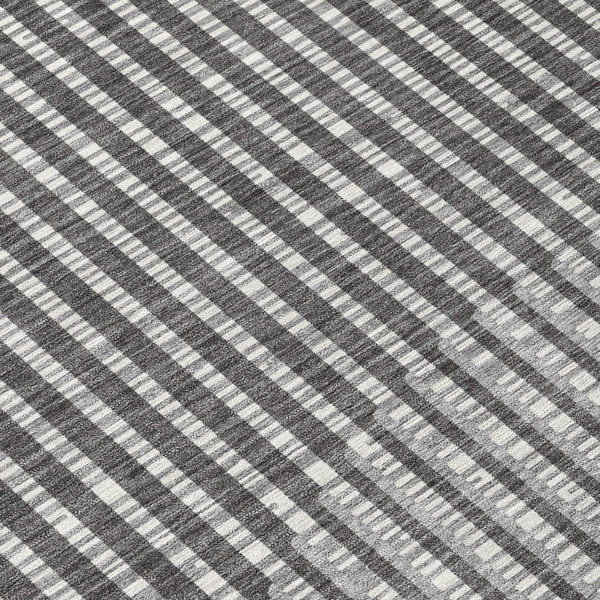 Homeroots 3' Beige And Ivory Geometric Washable Rug - Perfect For Indoor And Outdoor Spaces, Stylish & Durable 10' X 14' Polyester 597624