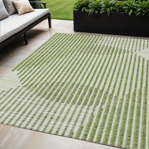 Homeroots 3' Beige And Ivory Geometric Washable Rug - Perfect For Indoor And Outdoor Spaces, Stylish & Durable 5' X 8' Polyester 597626