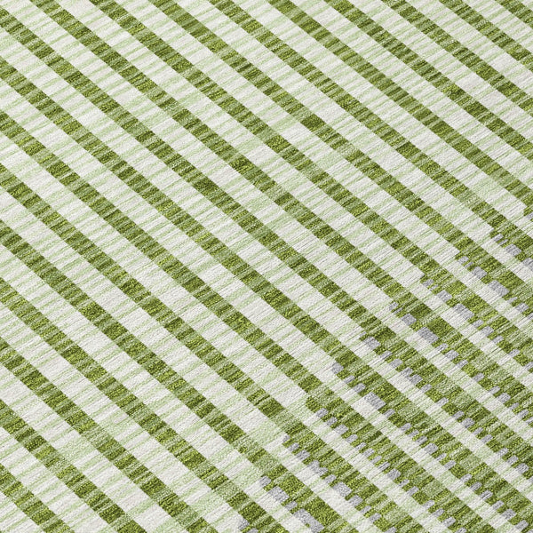 Homeroots 3' Beige And Ivory Geometric Washable Rug - Perfect For Indoor And Outdoor Spaces, Stylish & Durable 5' X 8' Polyester 597626