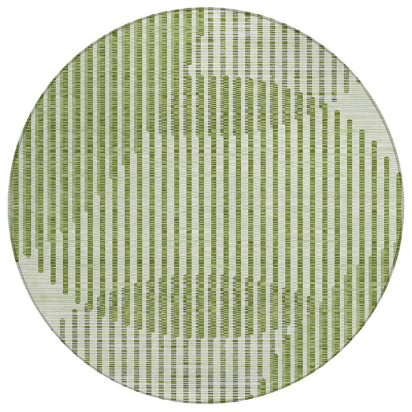 HomeRoots 5' Green and Ivory Geometric Area Rug - Stylish, Washable Indoor/Outdoor Design for High-Traffic Spaces 8' Round 597627