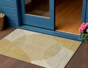 Homeroots 3' Beige And Ivory Geometric Washable Rug - Perfect For Indoor And Outdoor Spaces, Stylish & Durable 3' X 5' Polyester 597631